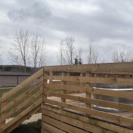 'Swan' Lakeview Lodge Bishampton Екстер'єр фото
