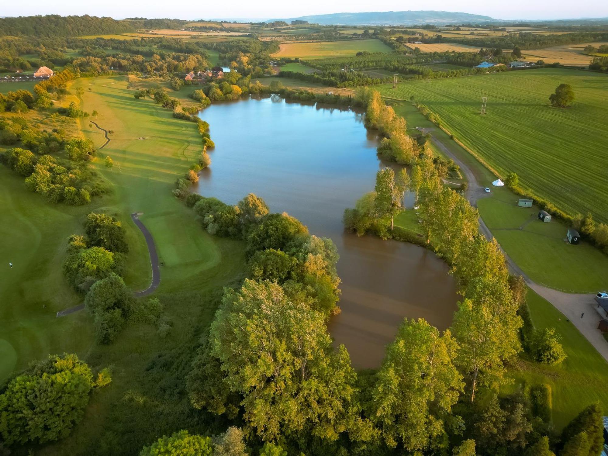 'Swan' Lakeview Lodge Bishampton Екстер'єр фото