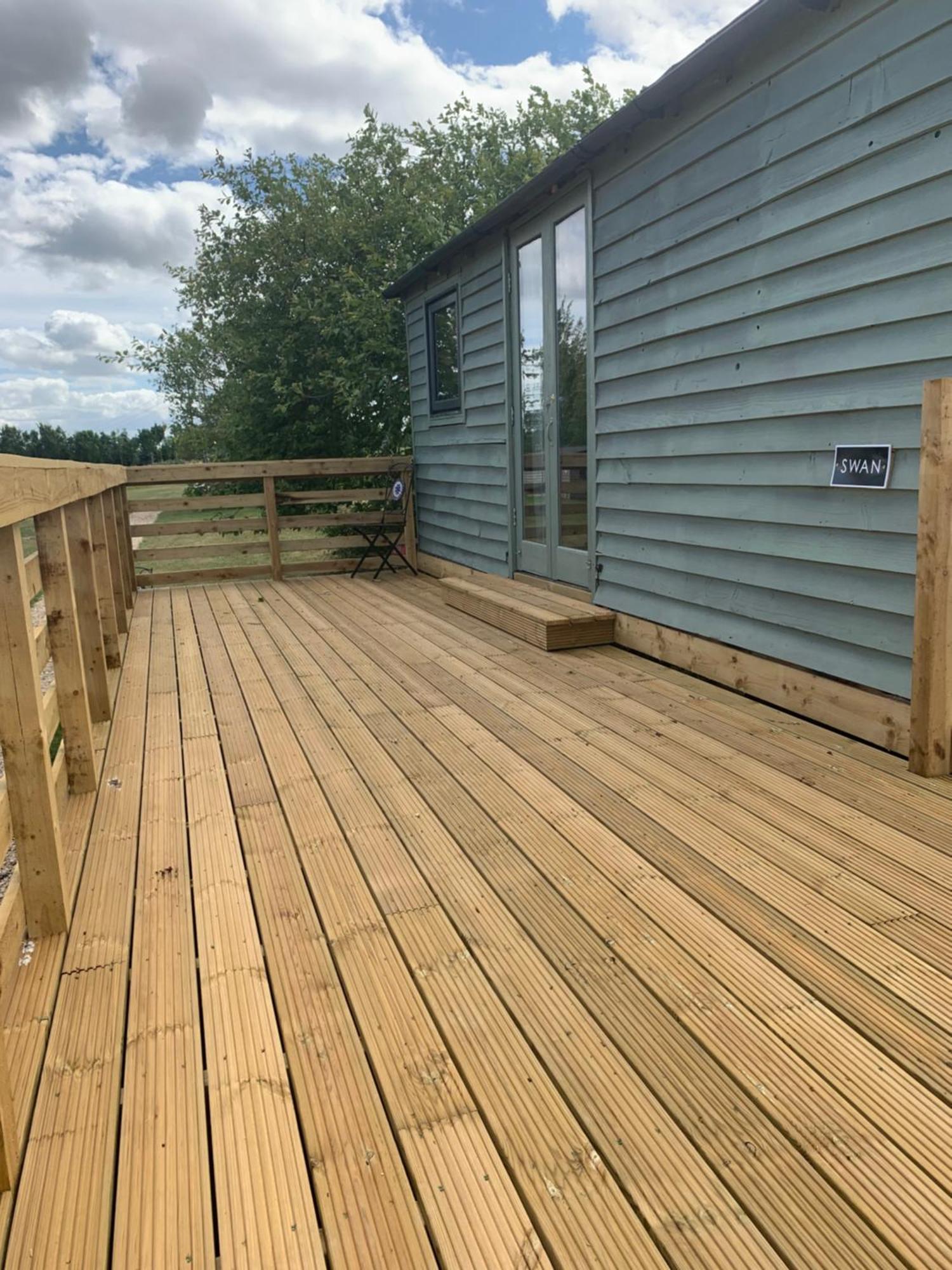 'Swan' Lakeview Lodge Bishampton Екстер'єр фото