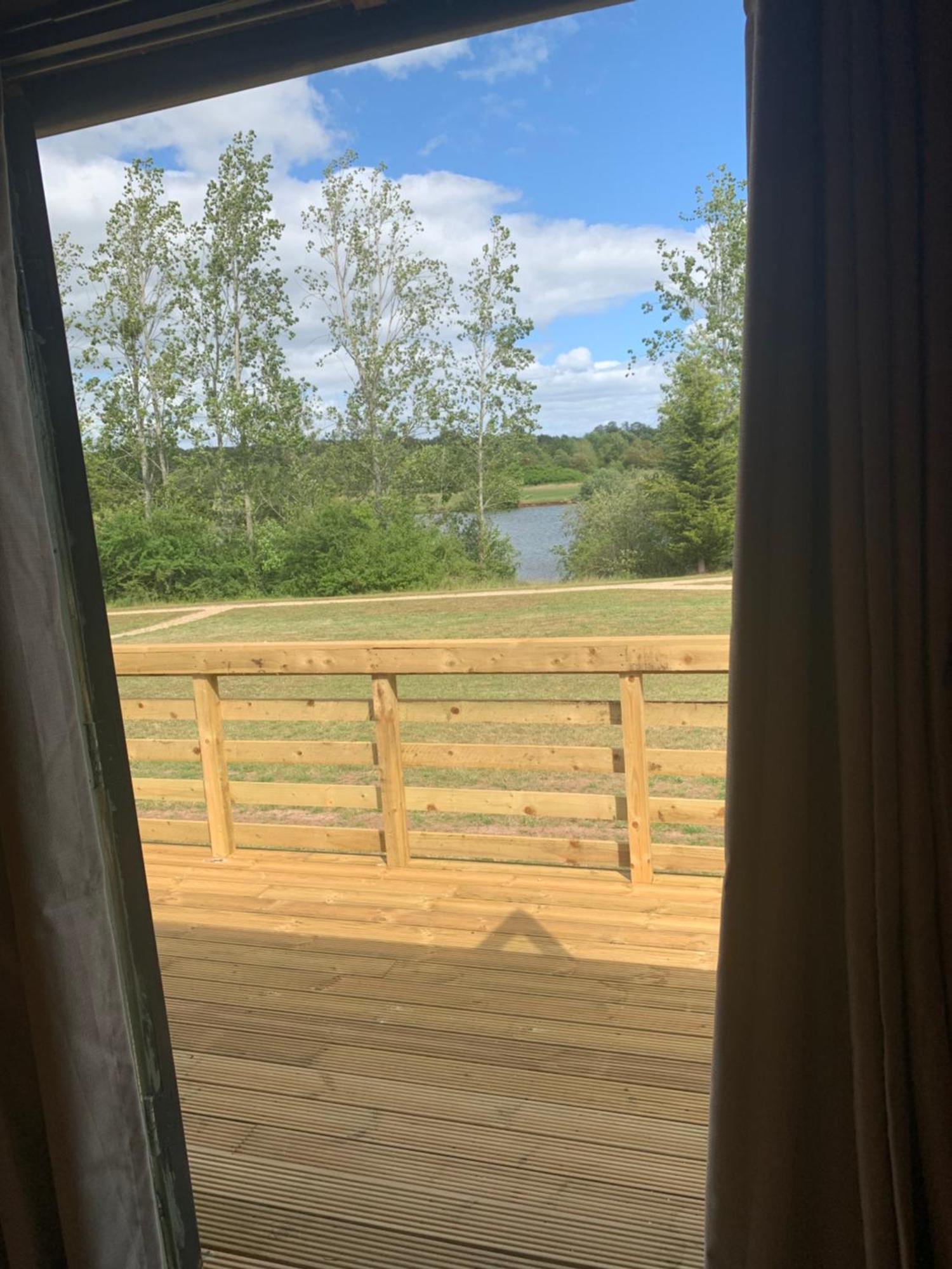 'Swan' Lakeview Lodge Bishampton Екстер'єр фото