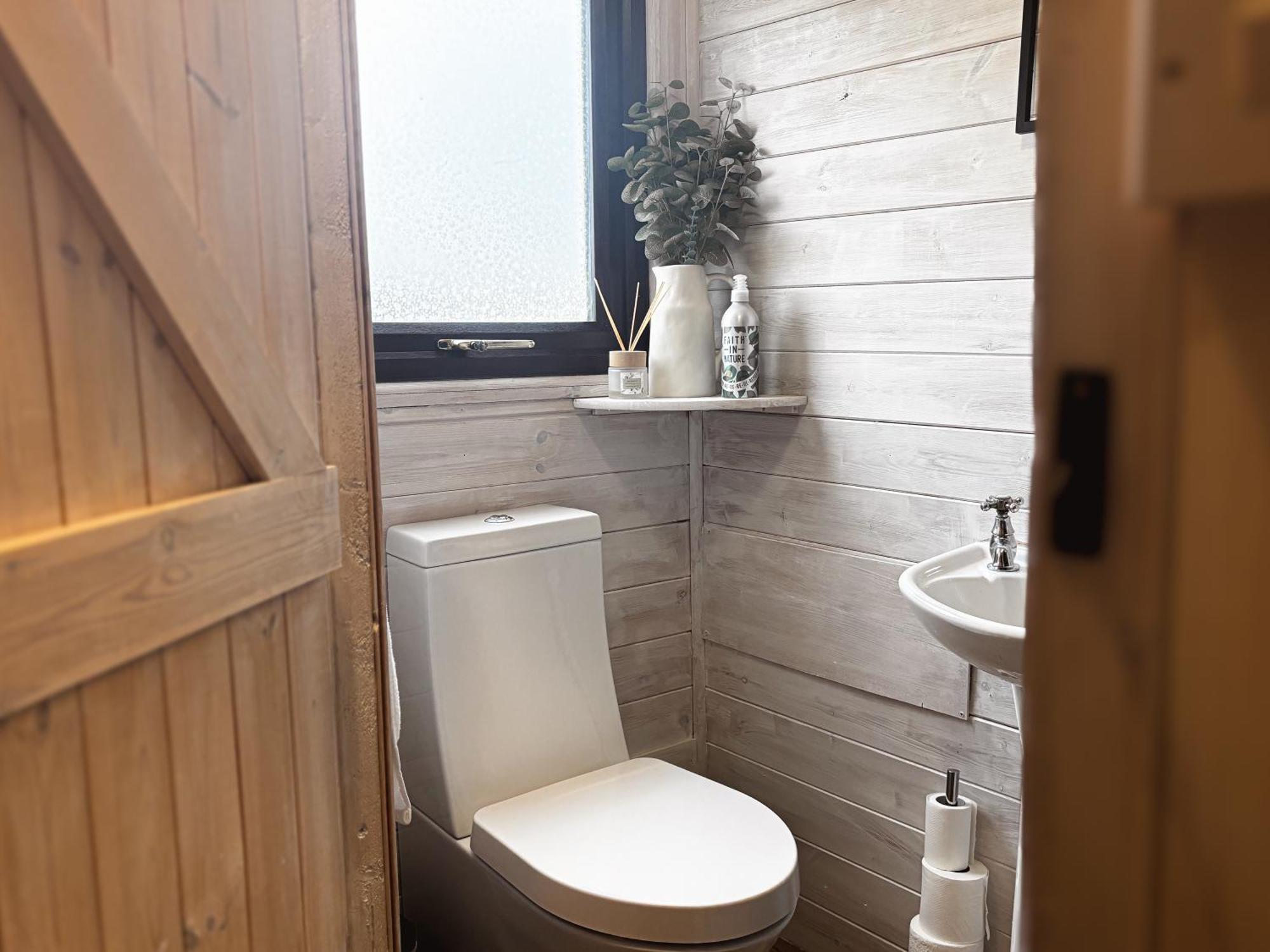 'Swan' Lakeview Lodge Bishampton Екстер'єр фото